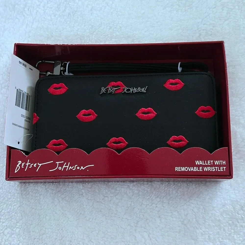 Betsey Johnson Embroidered🪡 Red Lips💋 Zip Around Wristlet - NIB